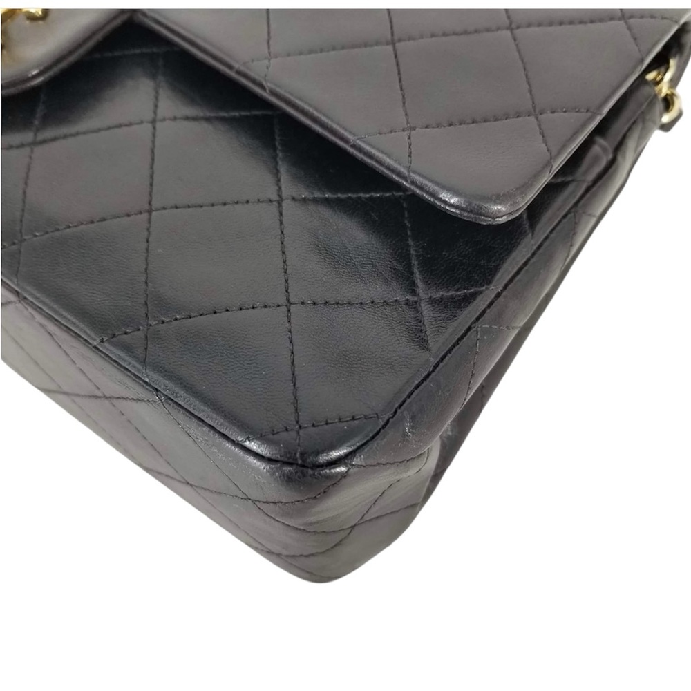 CHANEL Medium Classic Flap Bag - Picture 5 of 15